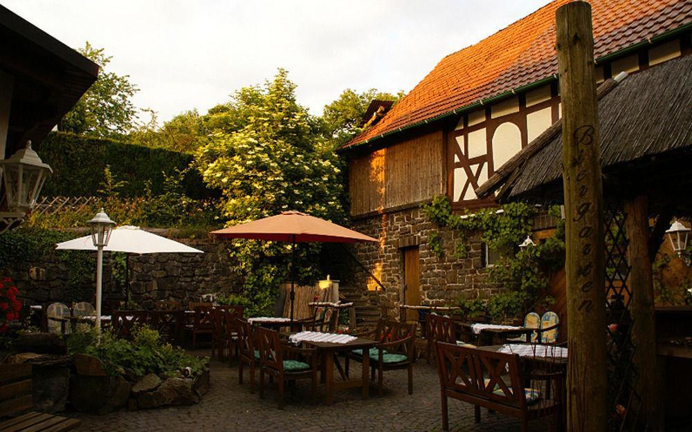 Hotel Restaurant Lindenhof Бад-Ласфе Экстерьер фото