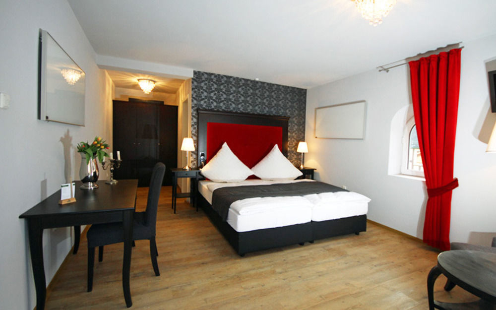 Hotel Restaurant Lindenhof Бад-Ласфе Экстерьер фото