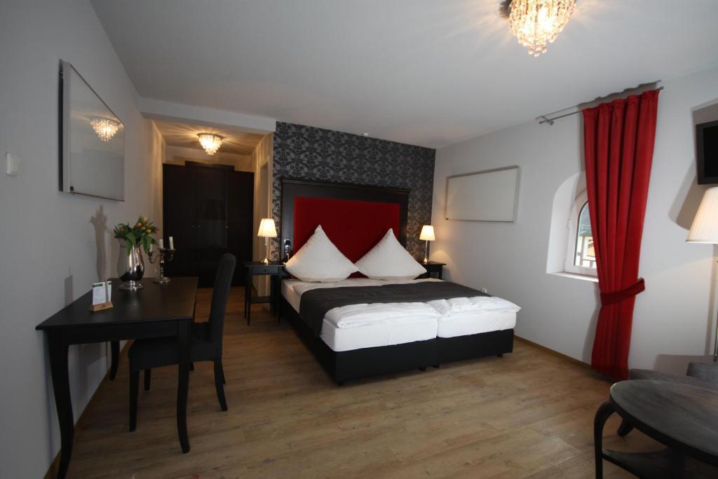 Hotel Restaurant Lindenhof Бад-Ласфе Экстерьер фото